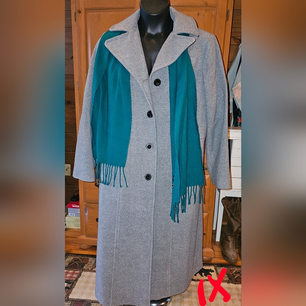 Gray Women's Coat with Teal Scarf 1X
